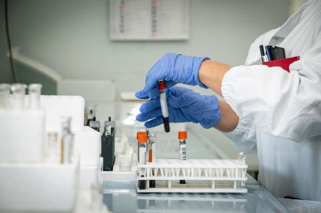 Covid, Vaccino Astrazeneca a under 55: per insegnanti, poliziotti e nelle carceri