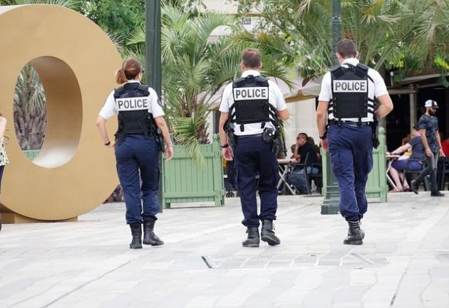 Parigi, nuovo attacco in zona Charlie Hebdo: due feriti. Fermati due sospettati