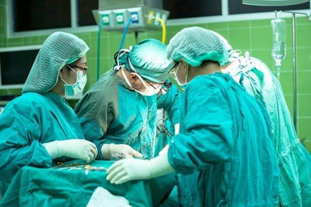 Coronavirus, Francia: 'Parigi zona super rossa'. Macron: 'Crisi impone cooperazione'