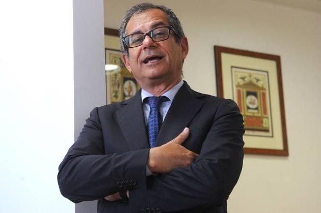 Dossier Vaccini: Giovanni Tria è il nuovo consulente economico