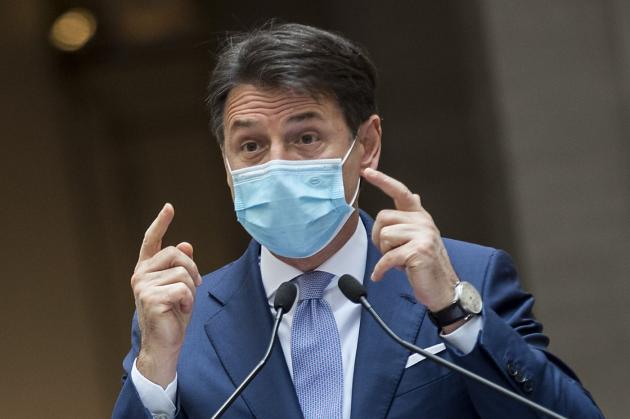 Covid, Conte: 'Servono decisioni difficili e sacrifici importanti'