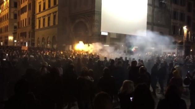 Scontri a Firenze: 19 misure cautelari e 37 denunciati per la guerriglia in strada