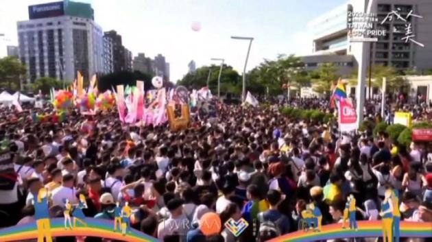 Il Pride non aiuta i gay, li ghettizza
