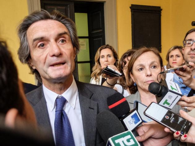 Covid Italia, Attilio Fontana lancia l'allarme: "Lombardia si sta avviando verso la zona rossa"