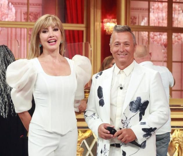 Ballando con le stelle, un altro dramma: stop per due concorrenti. Esibizioni a rischio