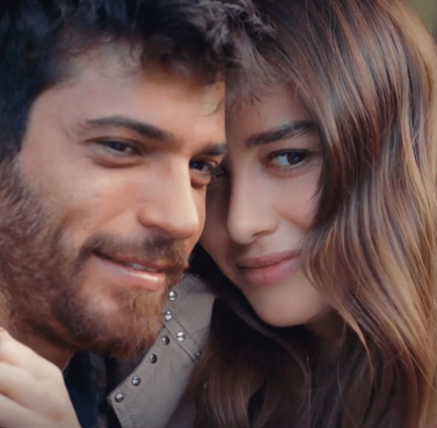 Can Yaman, Bay Yanlis ‘cancellato per un litigio fra Özge Gürel e Fatma Toptaş’. Che fine farà su Mediaset?