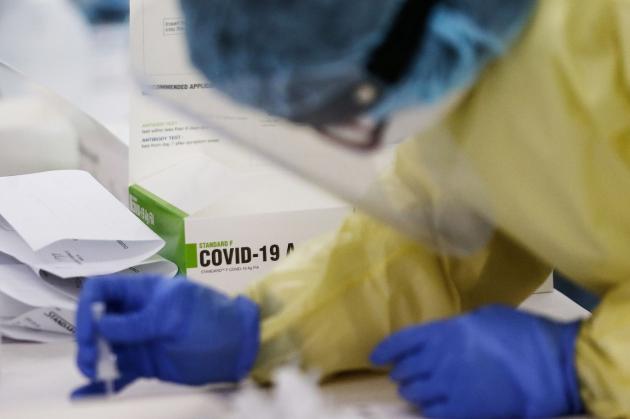 Coronavirus, Ricciardi: 'A dicembre rischio 16mila casi al giorno, ma abbiamo 7 armi per evitarlo'