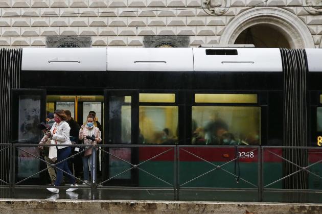 Coronavirus, nodo trasporto pubblico: oggi riunione preliminare al Mit