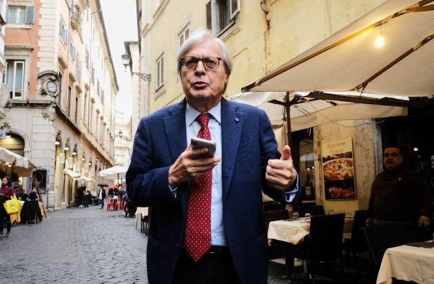 Bertolaso candidato sindaco di Roma? Sgarbi non ci sta: 'Potevano chiamare anche Zalone...'