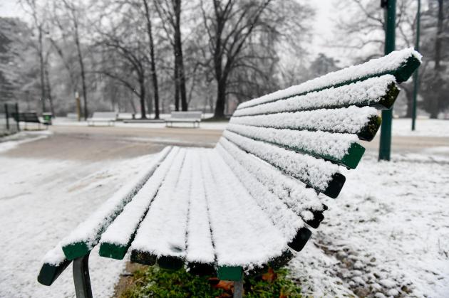 Meteo, scoppia l'INVERNO e arriva la NEVE IN PIANURA: quando e dove. Cambia tutto!