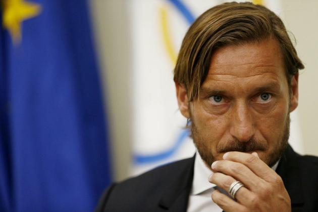Totti e Noemi Bocchi: la "prima FOTO del bacio" dopo il divorzio, ma attenzione...