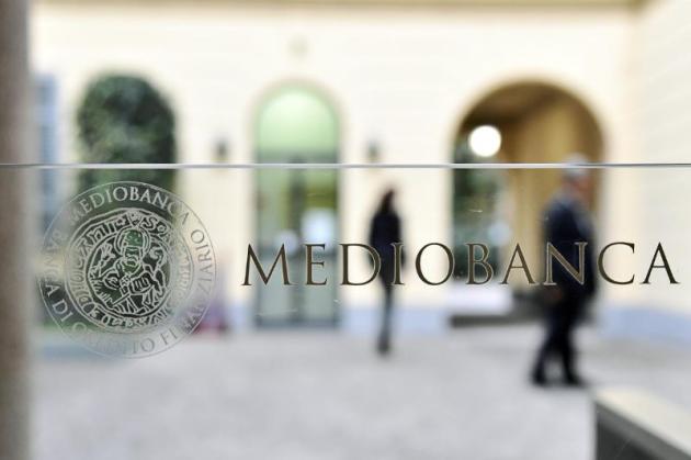 Area studi Mediobanca: “Telecomunicazioni, boom in pandemia ma ricavi ancora in calo”