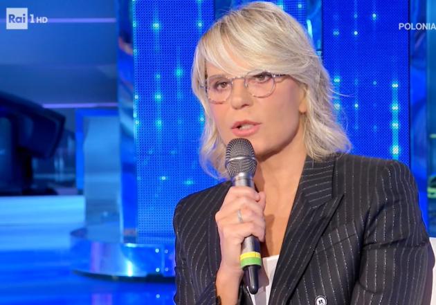 Uomini e Donne non va in onda oggi 24 aprile 2023: perché e cosa succede
