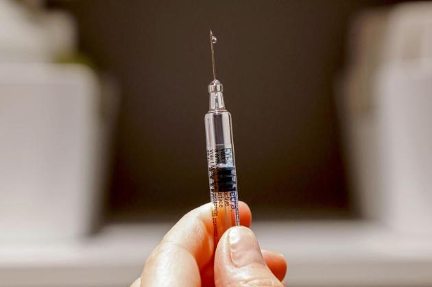 Covid, Lilly: "Il trattamento con due anticorpi monoclonali riduce del 70% i morti"
