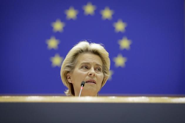 Vax Day, Ungheria ignora l'Ue e inizia oggi. Il Giappone chiude le frontiere
