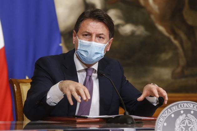 Coronavirus, verso il decreto ristori bis: '2 miliardi di euro'