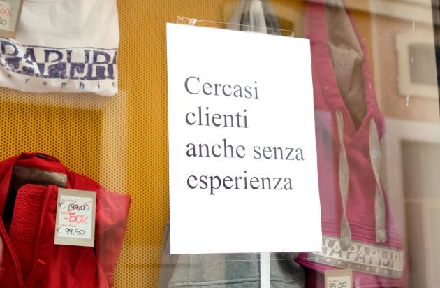 Covid Italia, Anci lancia appello: 'La gente è in difficoltà, occorrono Buoni spesa'