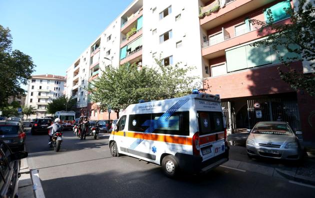 Torino, spara a moglie e figli e poi si uccide
