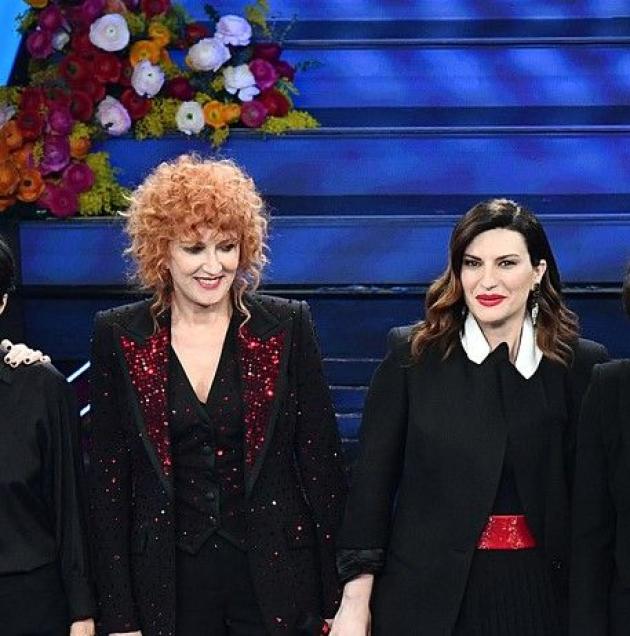 Fiorella Mannoia contro Laura Pausini: scontro social fra le due cantanti amiche. Cos'è successo. 'Polemica becera'