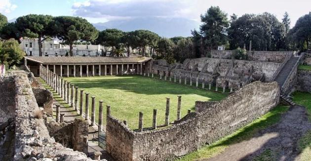Scavi Pompei, scoperta incredibile: ritrovati due corpi intatti