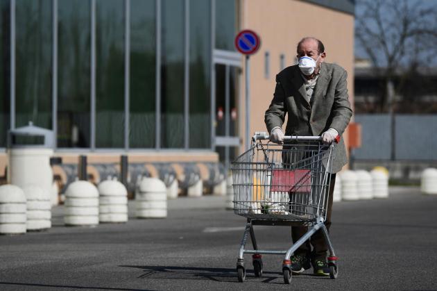 Aiuti alimentari negati ai più bisognosi, arrestato sindaco del Vercellese