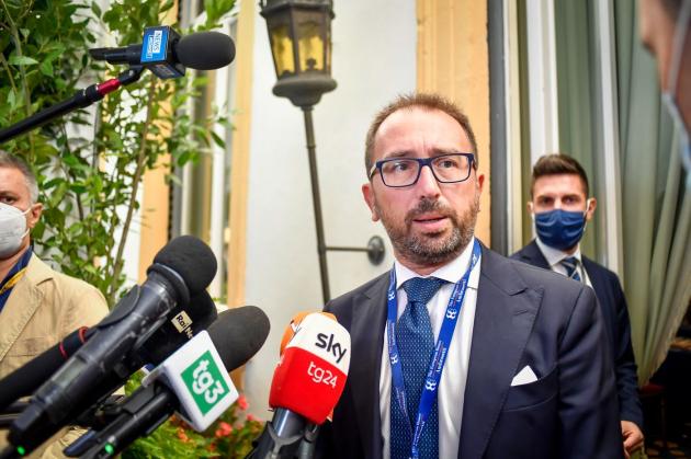 Mes, Bonafede: 'Fronda M5S rischia di far cadere il governo? Non c'è rischio, massimo sostegno a Conte'