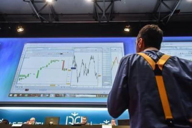 Borse temono nuovi contagi da Covid e crisi governo, spread Btp Bund stabile