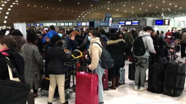 Spagna segue l'Italia per chi arriva dalla Cina: richiesto tampone negativo o ciclo di vaccinazioni