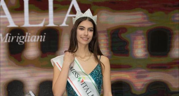 Miss Italia 2020, chi è Martina Sambucini: età, altezza, fidanzato, Instagram