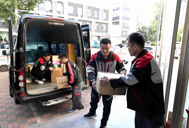 Cina: gestiti oltre 5,1 mld di pacchi durante la vacanza di 8 giorni