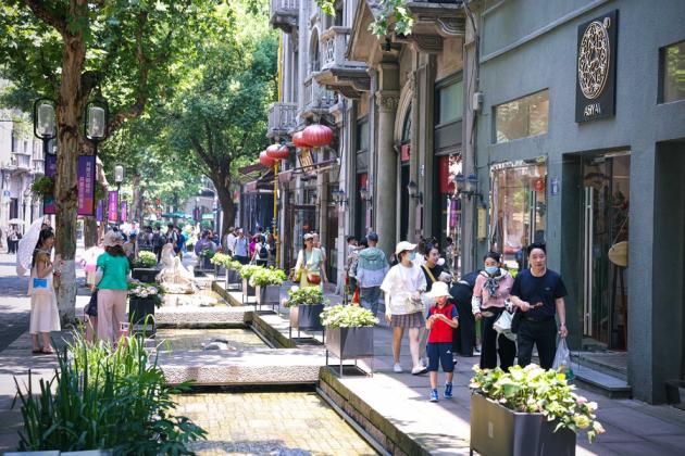 Cina: produzione di servizi +6% in primi tre trimestri