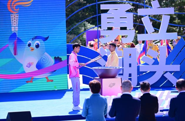 Cina: staffetta della torcia dei Giochi para-asiatici ad Hangzhou (2)