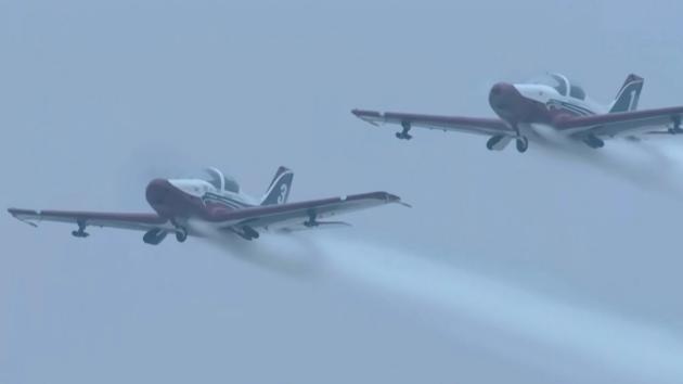 Cina: Jiangxi, coppia di piloti italiani eseguono "balletto nel cielo"
Jiangxi ospita China Aviation Industry Conference 2023 e Nanchang Air Show