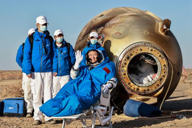 Cina: capsula di rientro Shenzhou-16 atterra a Dongfeng (2)