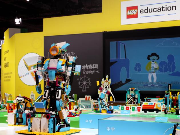 Cina: CIIE, LEGO espone nuovi giochi ispirati a cultura nazionale (1)