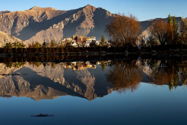 Cina: Xizang, paesaggio di Lhasa (1)