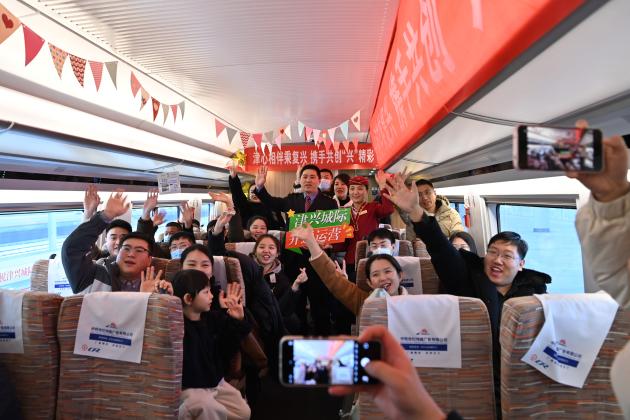 Cina: viaggi ferroviari di passeggeri più che raddoppiati a gen-nov