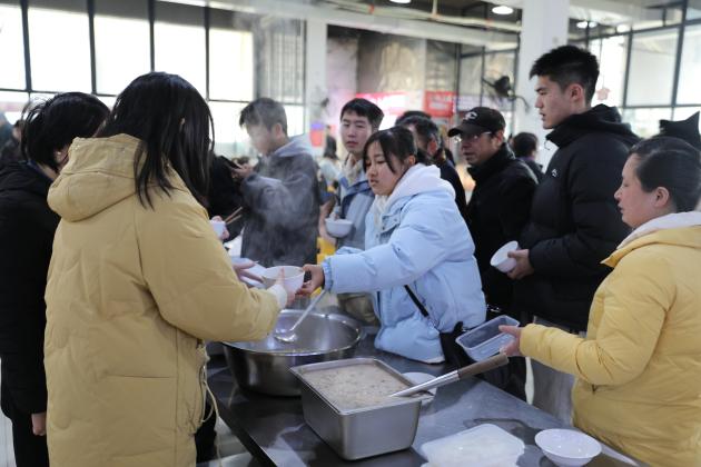 Cina: college organizza banchetti gratis con 2,5 tonnellate di pesce