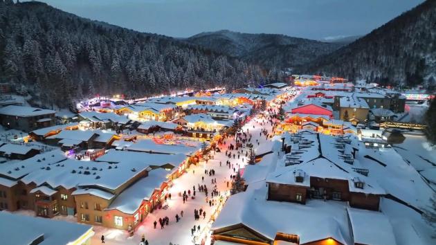 Cina: ghiaccio, neve creano panorama turistico, opportunità commerciali vivaci
Paesaggi, sculture di ghiaccio e neve rendono Heilongjiang meta popolare per turismo invernale