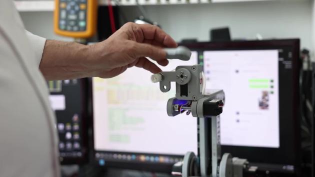 Cina: ingegnere italiano, Shenzhen è un buon posto per innovazione
Leonardo De Palo trae vantaggio da infinite possibilità che il Paese offre nel settore