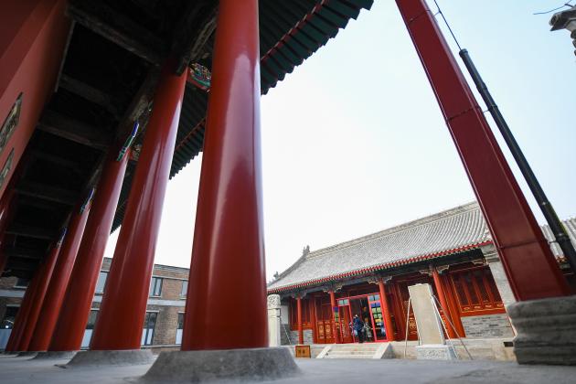 Cina: Pechino, Tempio di Hong'en aperto al pubblico (1)