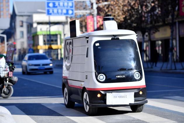 Cina: veicolo per consegne senza conducente nella Xiong'an New Area (2)