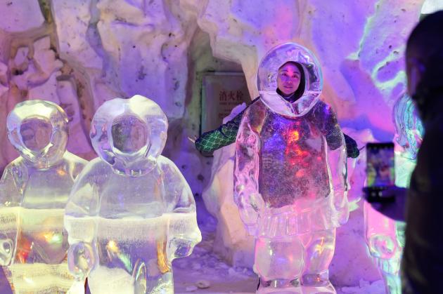 Cina: galleria d'arte di ghiaccio e neve nello Heilongjiang (2)