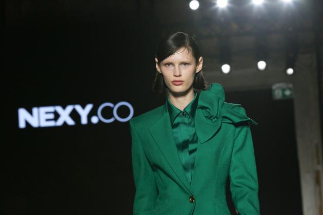 Marchi cinesi presentano creazioni alla Milano Fashion Week (2)