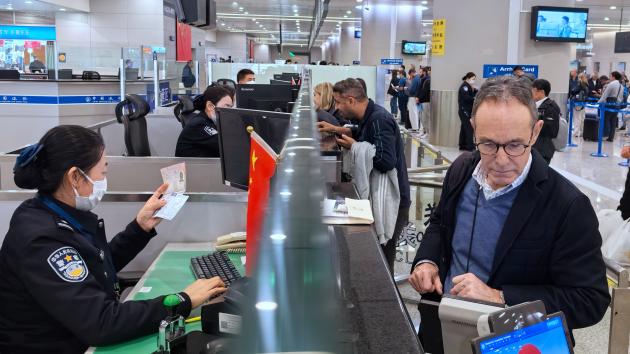 Cina: arriva primo gruppo di passeggeri svizzeri esenti da visto