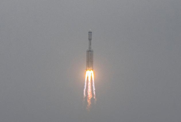 Cina: satellite relay Queqiao-2 entra in orbita intorno alla Luna