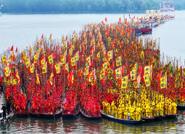 Cina: festival delle barche a Taizhou (1)