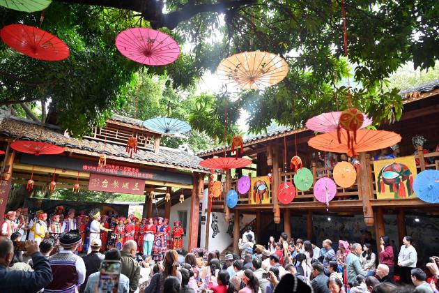 Cina: Guangxi, Liuzhou ospita festival "Sanyuesan" (2)