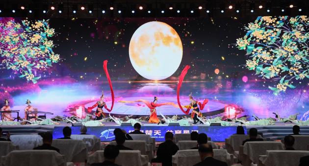 Cina: Hubei, festeggiamenti per Giornata spaziale a Wuhan (1)