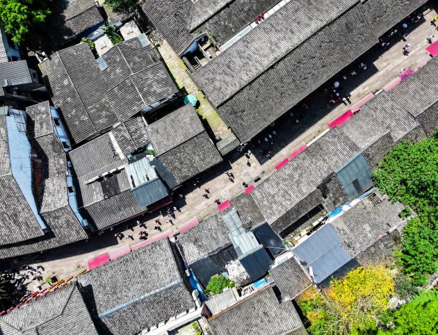 Cina: Chongqing, veduta aerea di antica cittadina di Ciqikou (2)